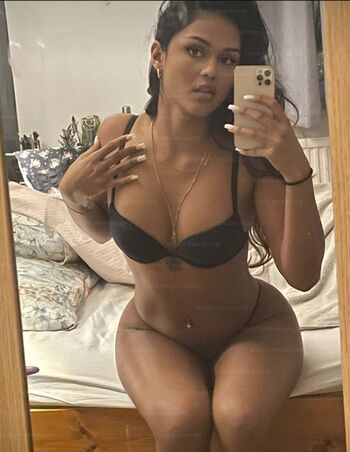 Full leaked Hashini guruge private onlyfans photo