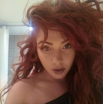Hayley De Sola Pinto