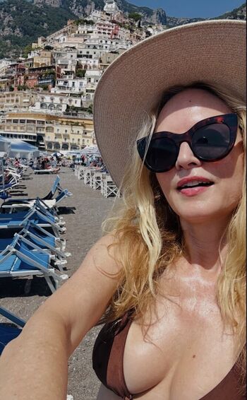 Full leaked Heather graham private onlyfans photo