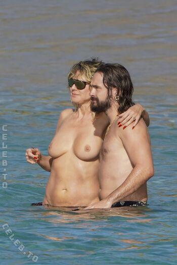 Full leaked Heidi klum  page private onlyfans photo