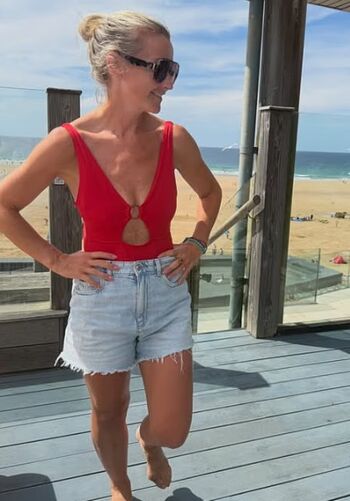 Helen Skelton