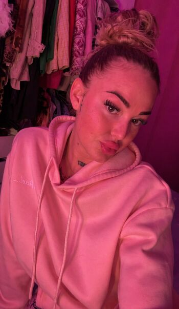Full leaked Helenaeliart private onlyfans photo