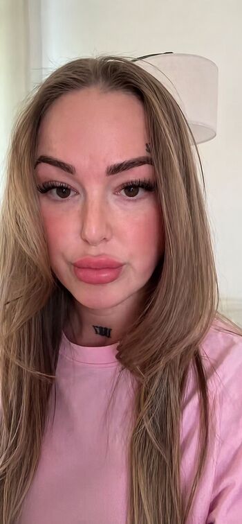 Full leaked Helenaeliart private onlyfans photo