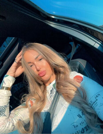 Full leaked Helenaeliart private onlyfans photo