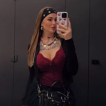Full leaked Helenaeliart private onlyfans photo