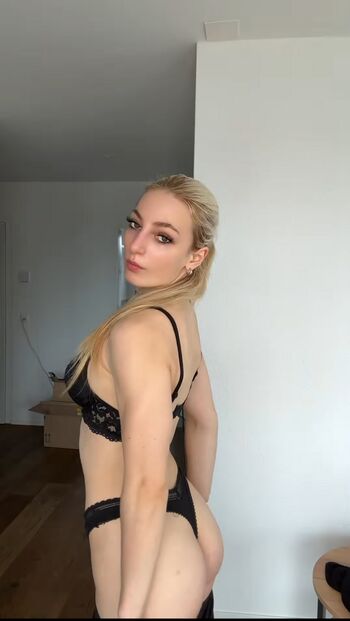 Full leaked Helenakingsoul page private onlyfans photo
