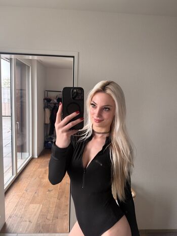 Full leaked Helenakingsoul page private onlyfans photo