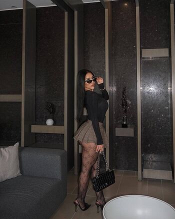 Full leaked Helinkenzi private onlyfans photo