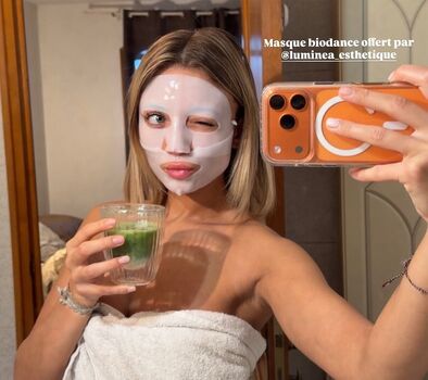 Full leaked Hello iris private onlyfans photo