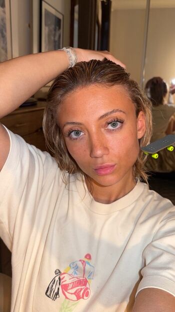 Full leaked Hello iris page private onlyfans photo
