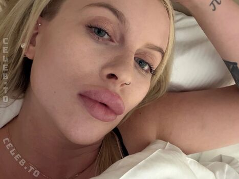 Full leaked Hellybunny private onlyfans photo