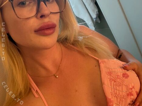 Full leaked Hellybunny private onlyfans photo