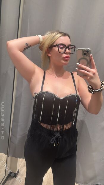 Full leaked Hellybunny private onlyfans photo