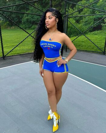 Full leaked Hennessycarolina private onlyfans photo