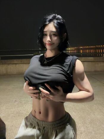 Full leaked Hitomi songyuxin page private onlyfans photo