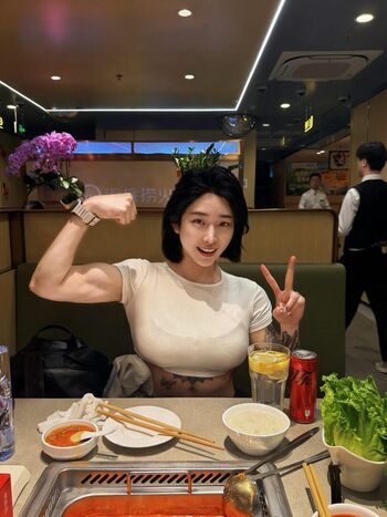 Full leaked Hitomi songyuxin page private onlyfans photo