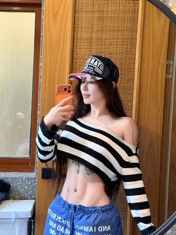 Full leaked Hitomi songyuxin private onlyfans photo