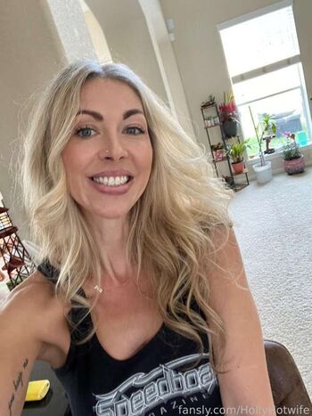 Full leaked Holly hotwife page private onlyfans photo