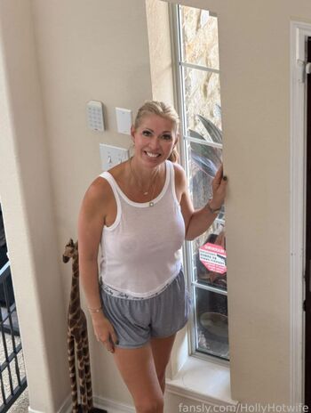 Full leaked Holly hotwife private onlyfans photo