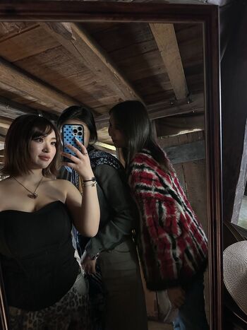 Full leaked Holly shu page private onlyfans photo