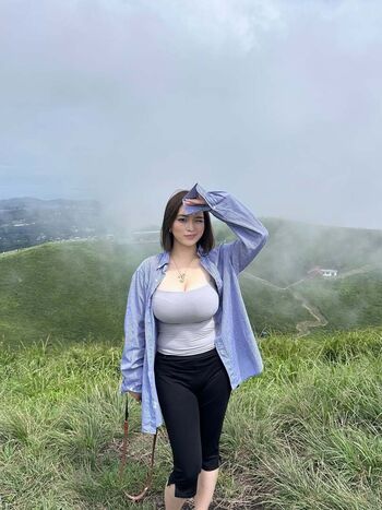Full leaked Holly shu private onlyfans photo