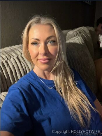 hollyhotwife