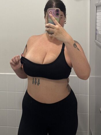 Full leaked Holybribriii private onlyfans photo