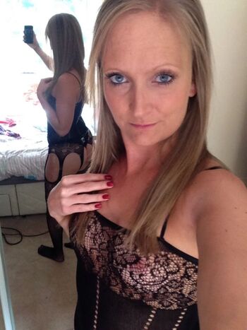 Full leaked Honeybluex private onlyfans photo