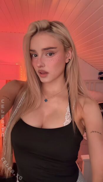 Full leaked Honeypuu page private onlyfans photo