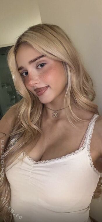 Full leaked Honeypuu page private onlyfans photo