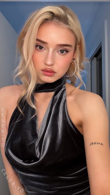Full leaked Honeypuu private onlyfans photo