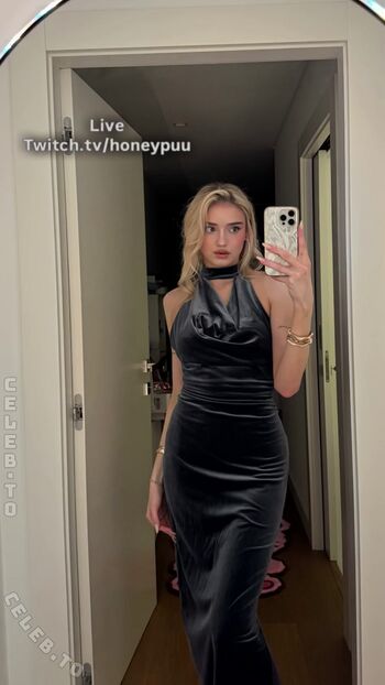 Full leaked Honeypuu private onlyfans photo