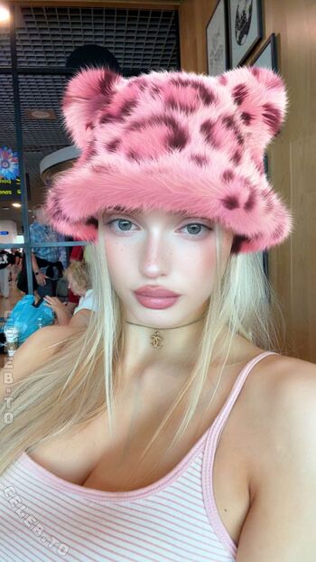 Full leaked Honeypuu private onlyfans photo