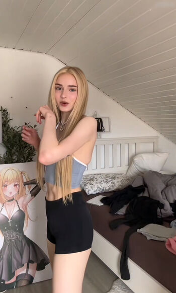 Full leaked Honeypuu private onlyfans photo
