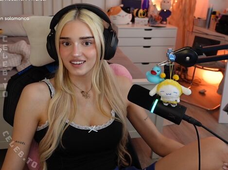 Full leaked Honeypuu private onlyfans photo