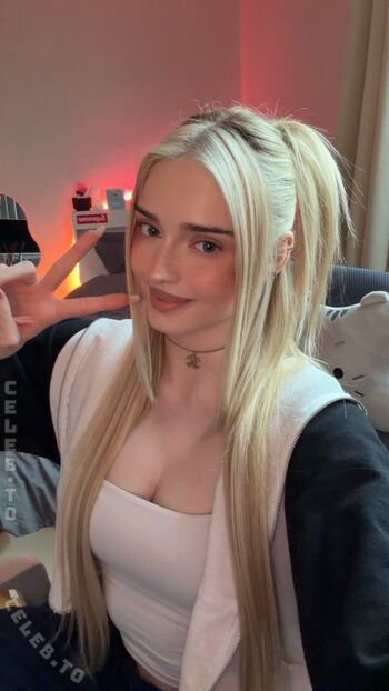 Full leaked Honeypuu private onlyfans photo