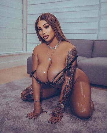 Full leaked Honeythemilf private onlyfans photo
