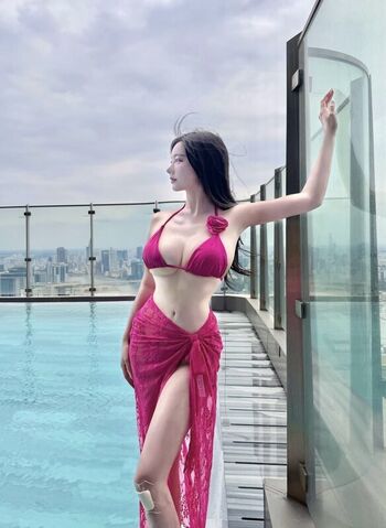 Full leaked Honeyvivi private onlyfans photo