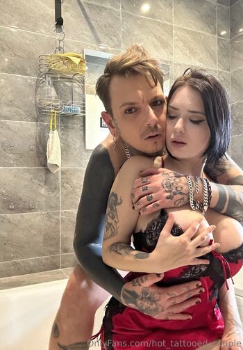 hot_tattooed_couple