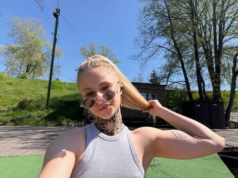 HotBlondy00