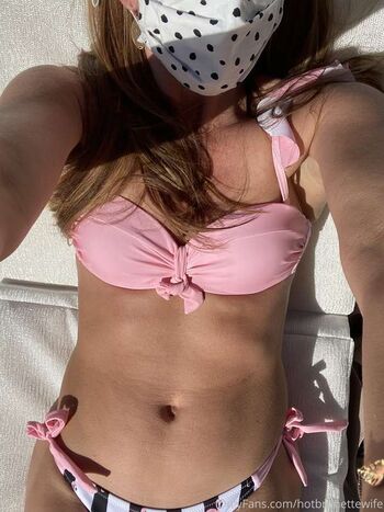 Full leaked Hotbrunettewife private onlyfans photo