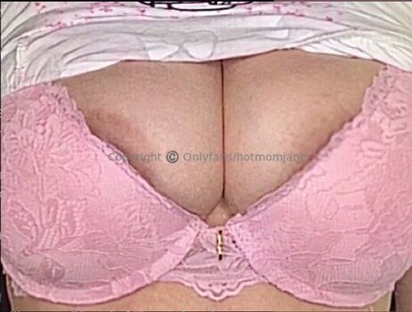 Full leaked Hotmomjane private onlyfans photo