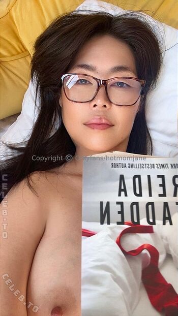 Hotmomjane