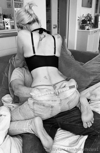 Full leaked Hotwifezara private onlyfans photo