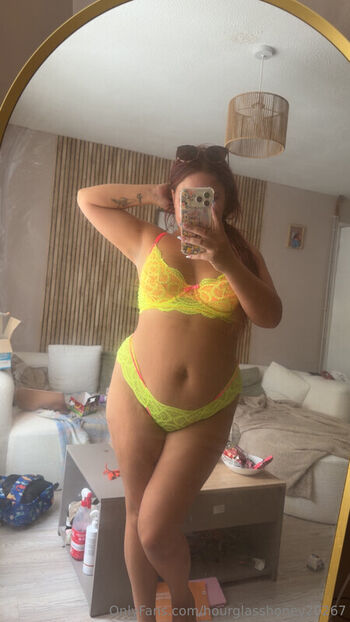 Full leaked Hourglasshoney private onlyfans photo