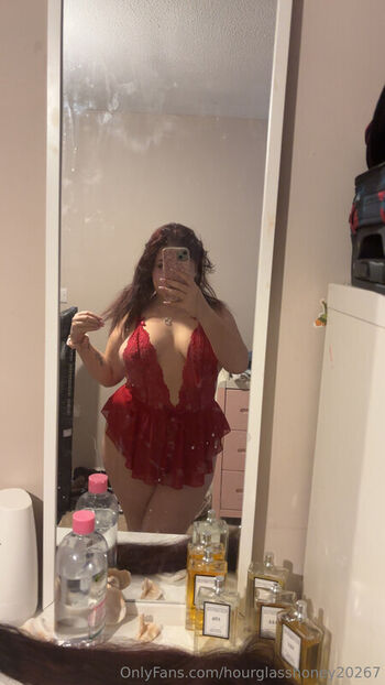 Full leaked Hourglasshoney private onlyfans photo