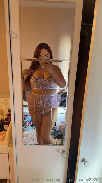 Full leaked Hourglasshoney private onlyfans photo