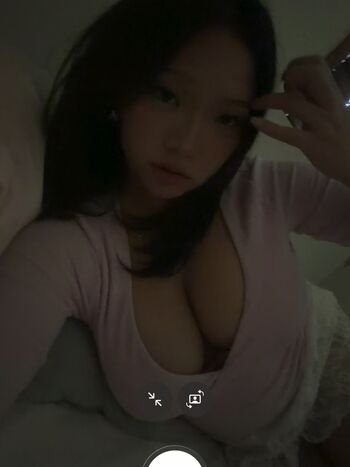 Full leaked Huabsib xyooj private onlyfans photo