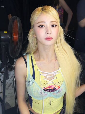 Huh Yunjin 허윤진