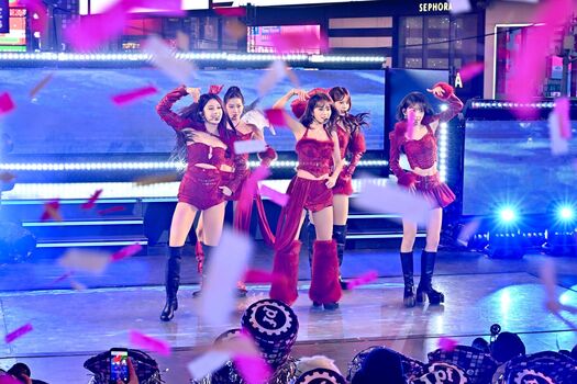 Huh Yunjin 허윤진